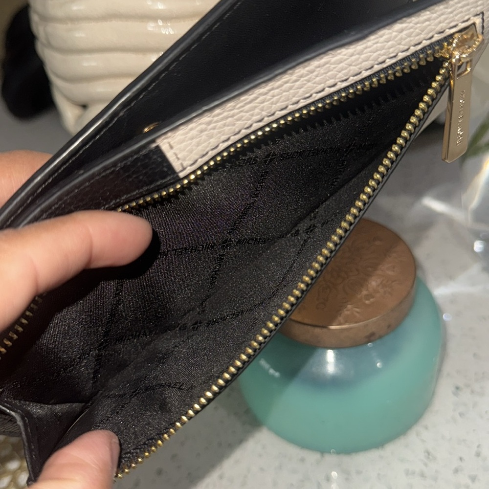 🖤Reed Large Two-Tone Pebbled Leather Wallet - Picture 12 of 12